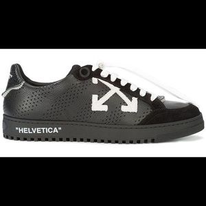 Helvética sneaker in black for men size 9
